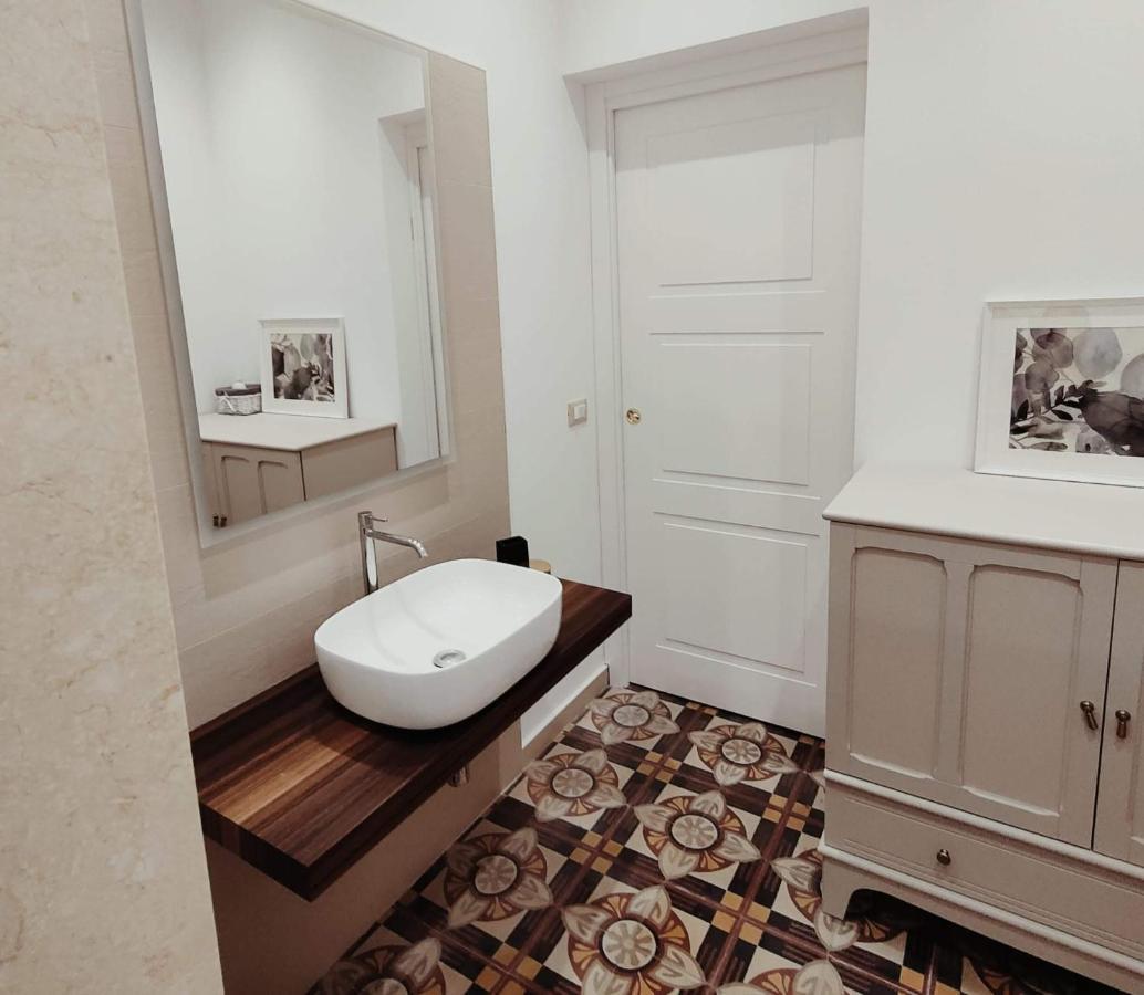 Piazza Vittoria Apartment Carini Eksteriør billede